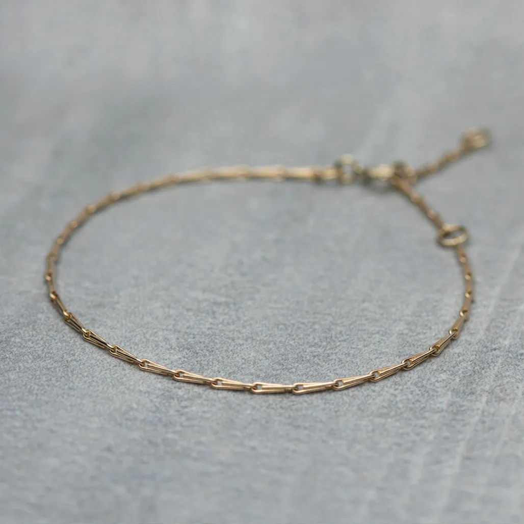 Array Bracelet - Solid gold delicate bracelet