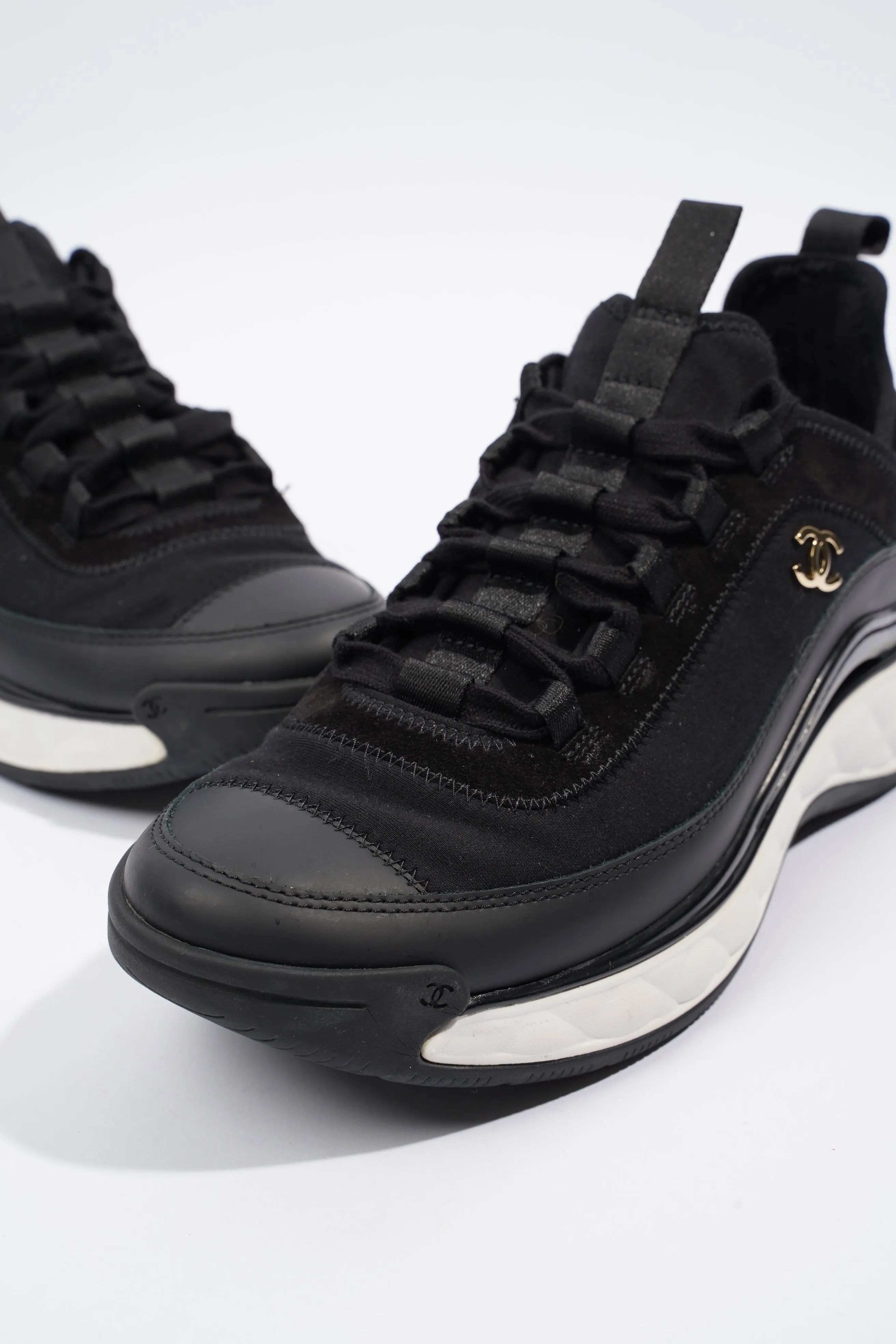 Chanel CC Logo Sneaker Black   White Fabric EU 39 UK 6