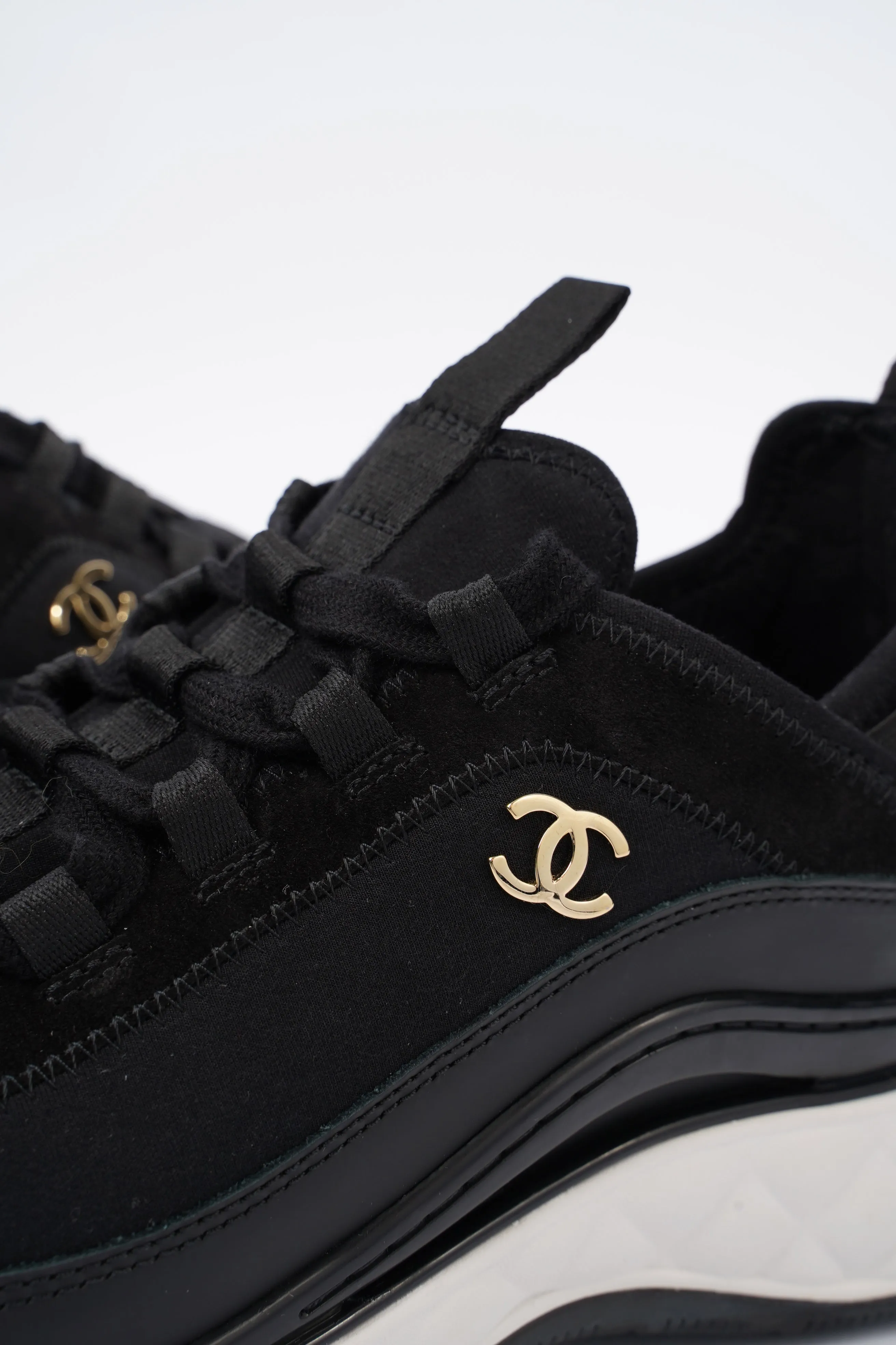 Chanel CC Logo Sneaker Black   White Fabric EU 39 UK 6
