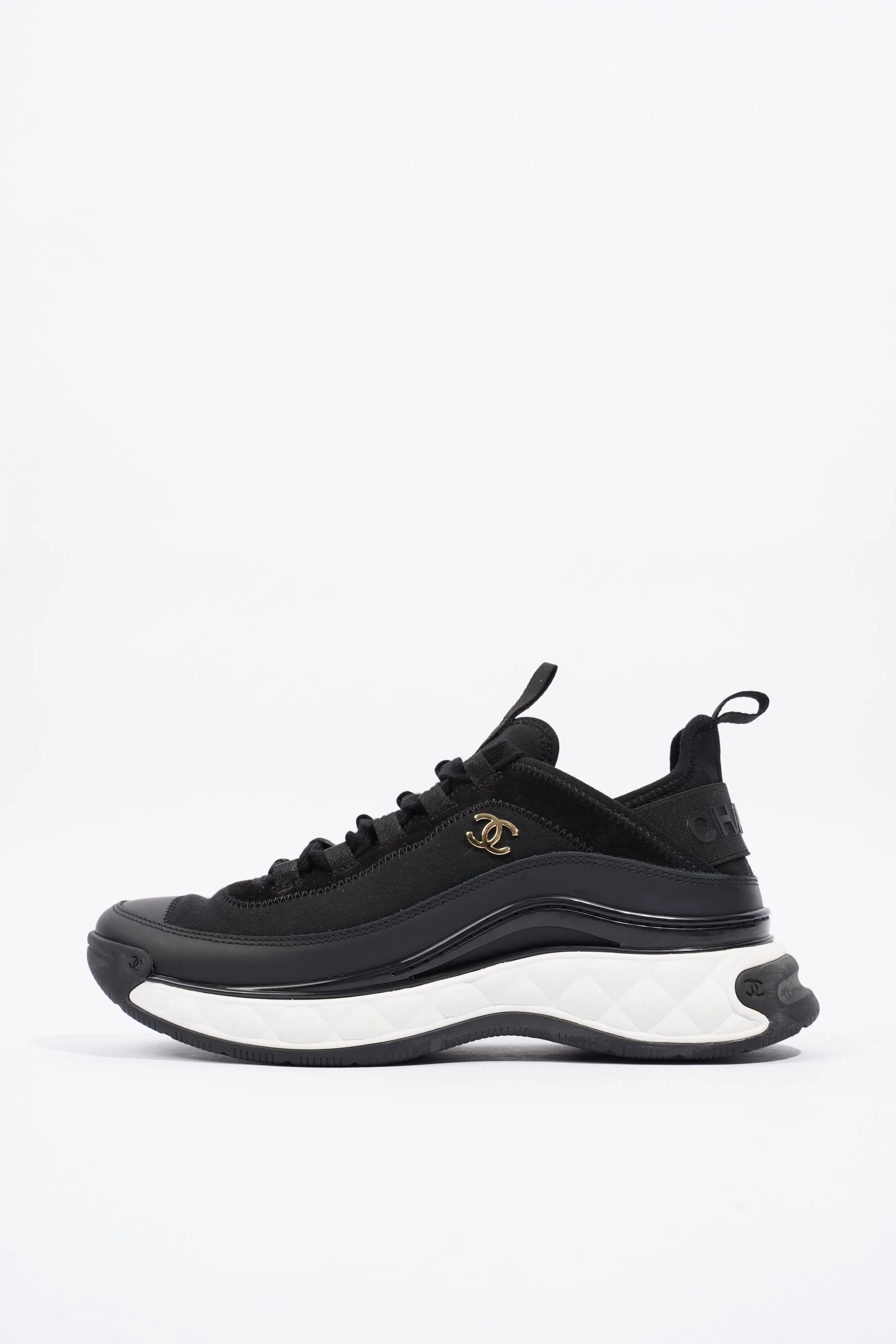 Chanel CC Logo Sneaker Black   White Fabric EU 39 UK 6