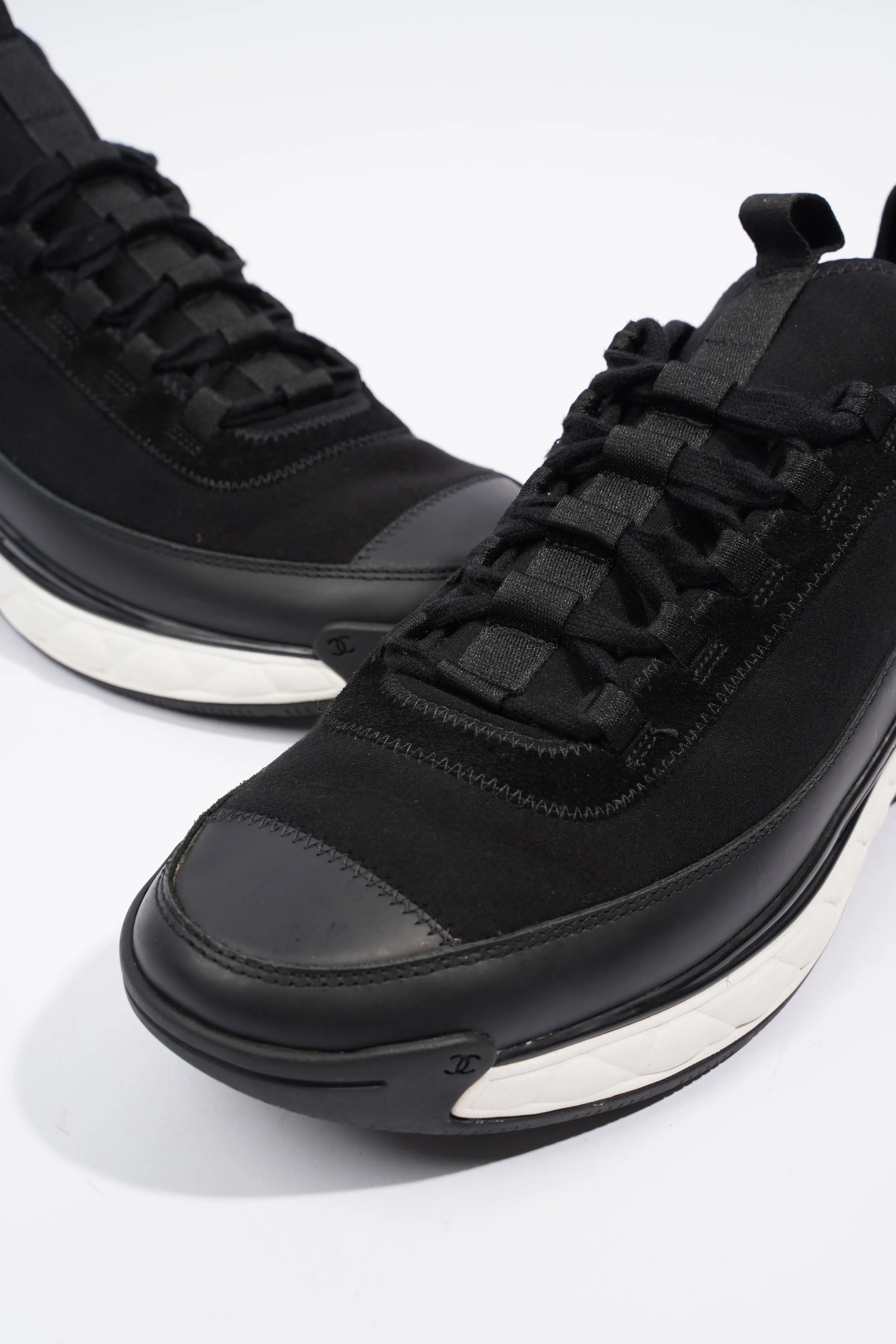 Chanel CC Logo Sneaker Black   White Fabric EU 42 UK 8