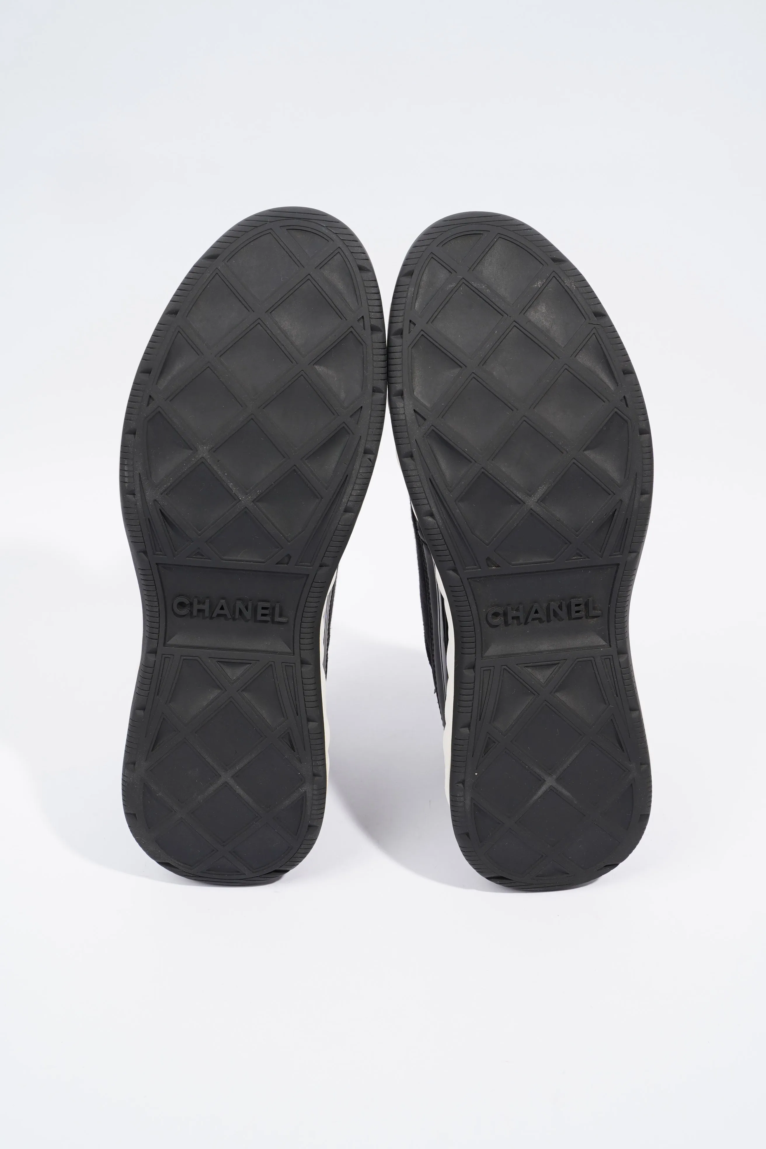 Chanel CC Logo Sneaker Black   White Fabric EU 42 UK 8
