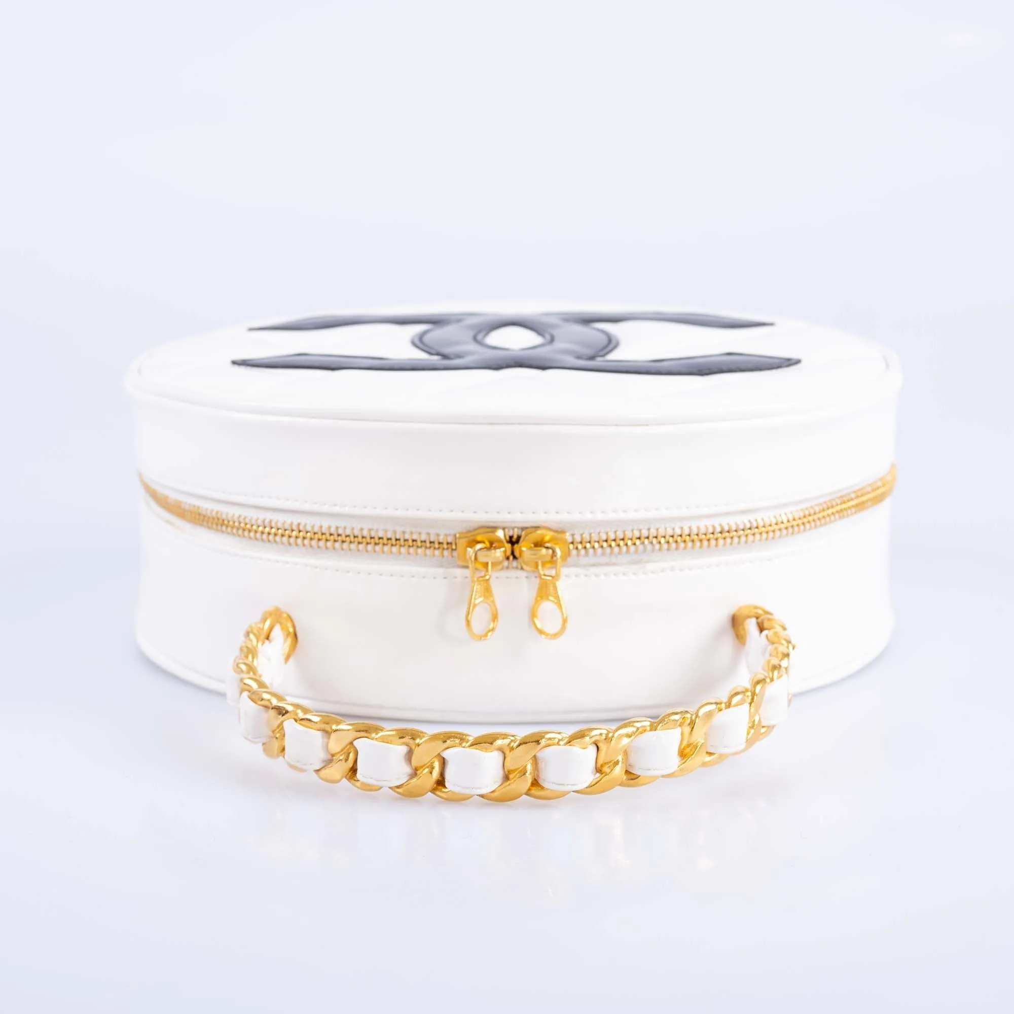 Chanel Round CC Vanity White and Black Patent Leather Gold Hardware