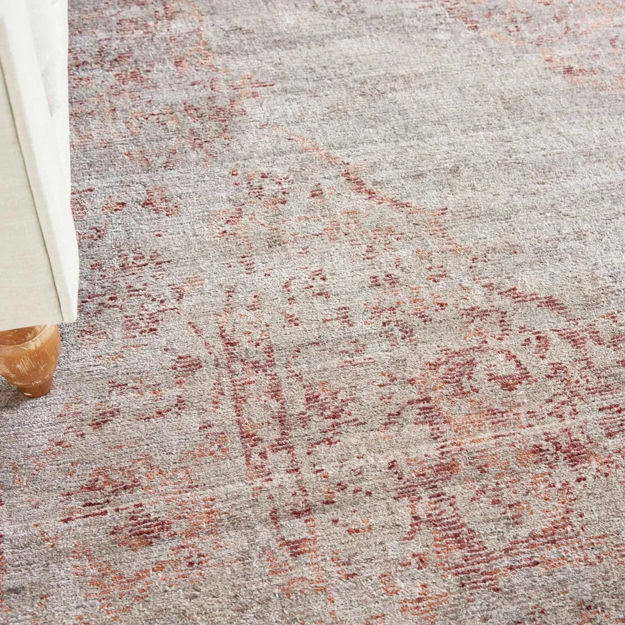 Lucent LCN07 Silver/Red Rug
