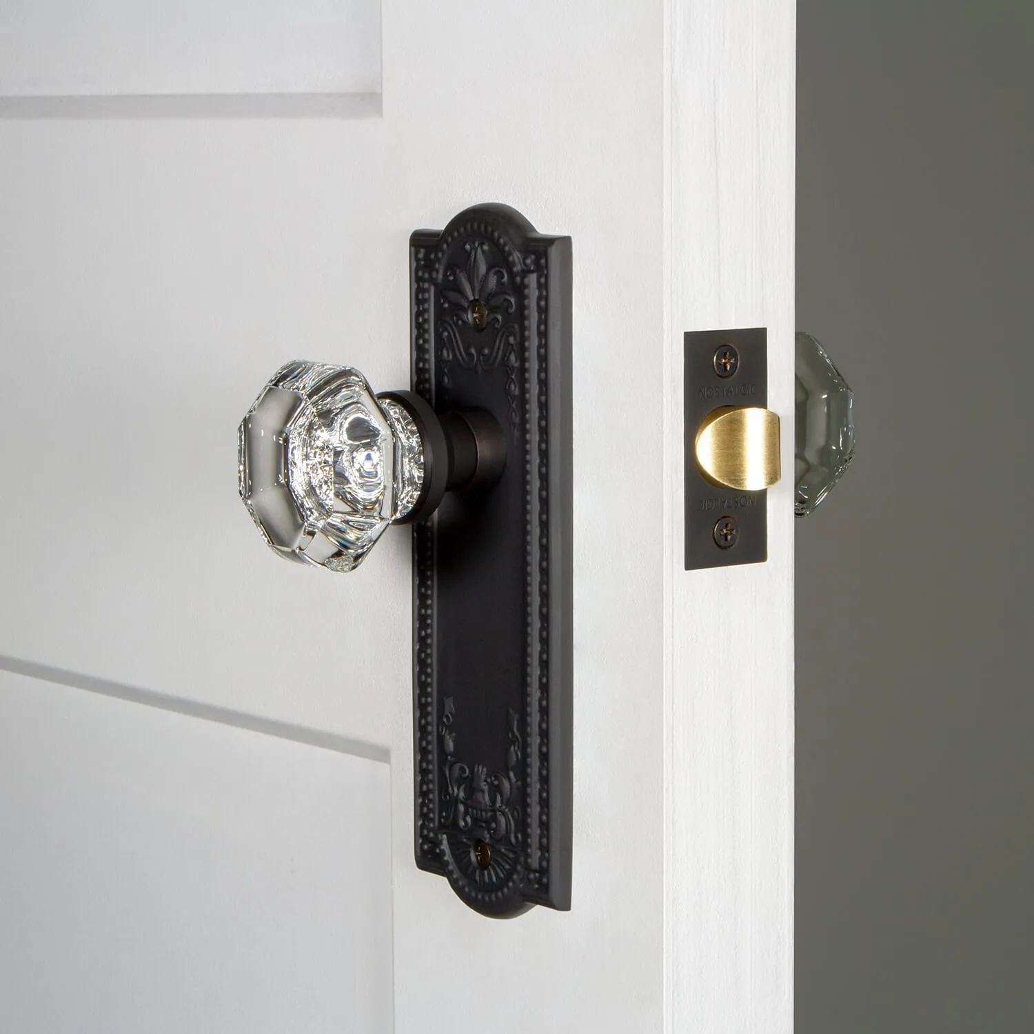 Meadows Long Plate with Waldorf Knob in Oil-Rubbed Bronze
