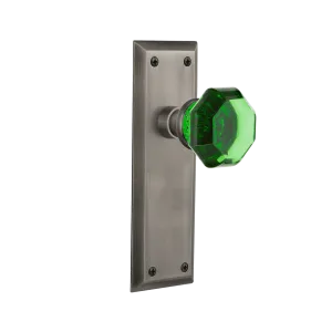 New York Long Plate with Emerald Waldorf Knob in Antique Pewter