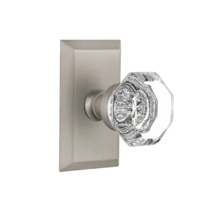 Studio Short Plate with Waldorf Knob in Satin Nickel