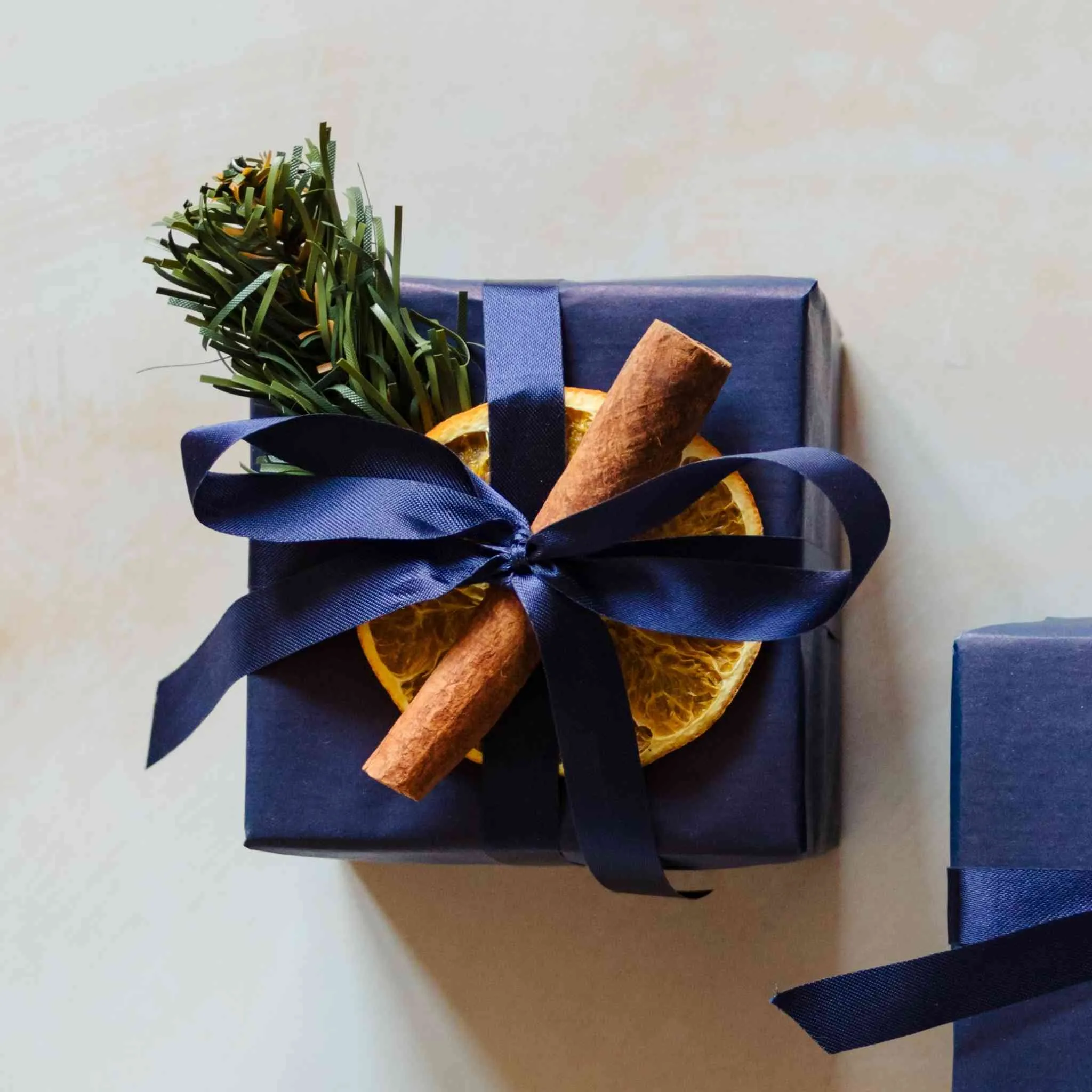 The Northamptonshire - English Leather and Oak Candle